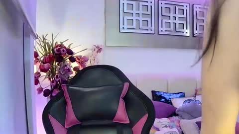 EvelynaGrey online show from February 19, 9:20 am