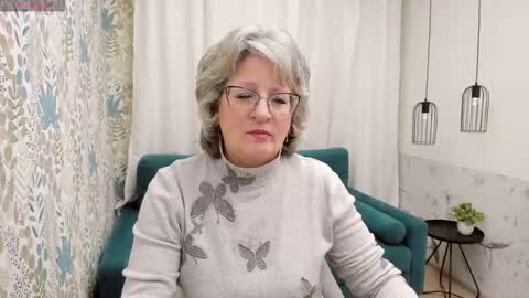 Evelyn online show from February 24, 5:17 am