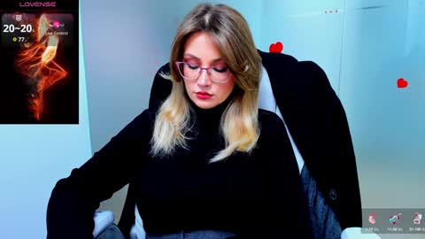 evelyne_rose online show from February 7, 6:24 am