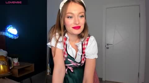 Evelyn online show from September 25, 1:59 am