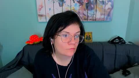 Everly online show from March 1, 2:06 pm