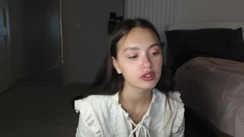 evi_woow online show from February 2, 8:19 pm