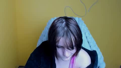 Evie online show from February 14, 1:46 pm