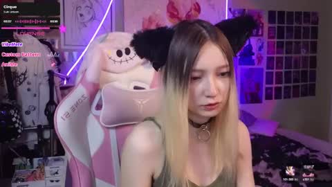 Evie online show from February 28, 11:45 pm