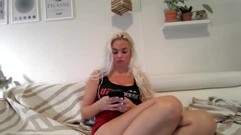 Badblondebunny online show from February 17, 11:43 pm