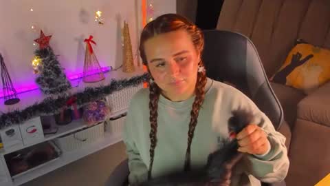 EVY online show from December 17, 1:44 am