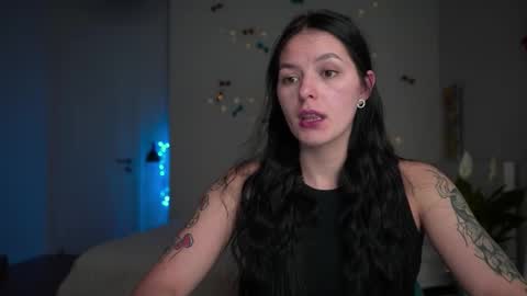 ewelynscott online show from January 18, 9:44 pm