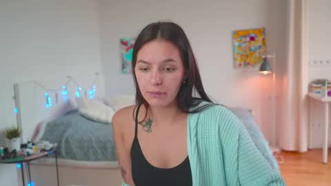 ewelynscott online show from October 15, 7:11 am