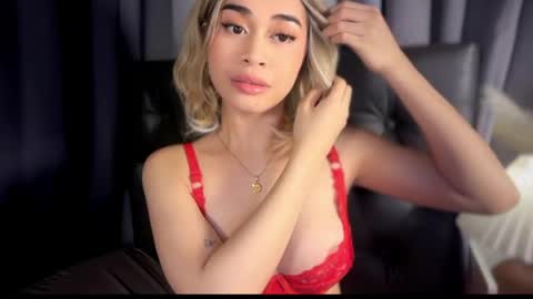 chloee online show from June 8, 2:01 am