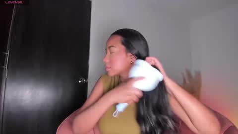 Thianna online show from September 16, 9:50 am