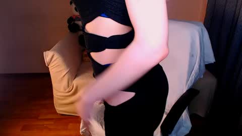 Elli  online show from June 1, 10:21 pm