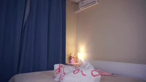 Erika online show from February 8, 9:02 am