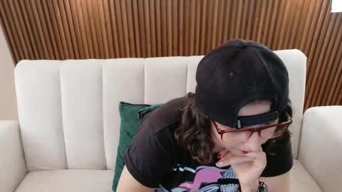 Feelena online show from February 9, 5:37 pm