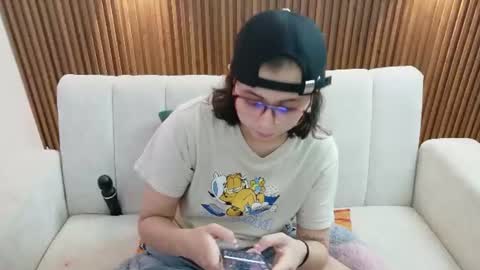 Feelena online show from June 30, 3:22 pm