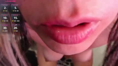 FeliciaGold online show from August 1, 1:40 am