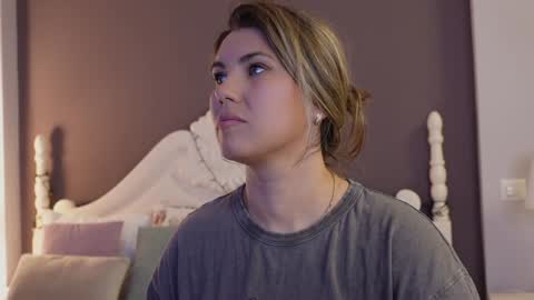 FeliciaKrige online show from January 22, 11:43 pm