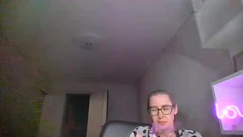 feraliss online show from June 19, 3:26 pm