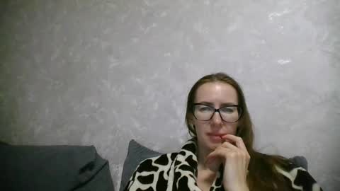 feraliss online show from June 15, 8:09 pm