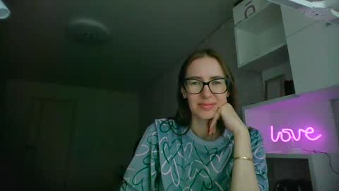 feraliss online show from June 17, 11:33 am