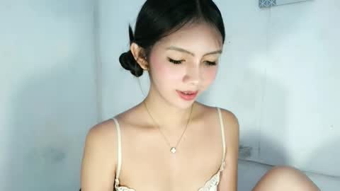 feyaaa online show from April 21, 2:04 am