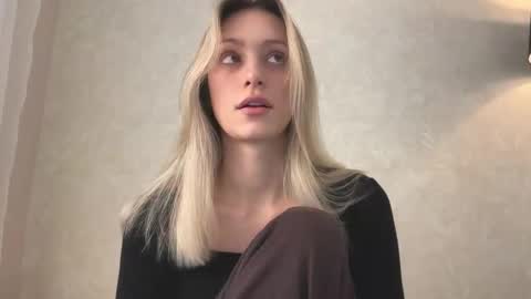 Lisa online show from December 1, 7:12 am