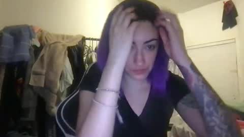 fgsammie online show from April 18, 3:31 am