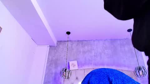   online show from November 8, 11:59 am