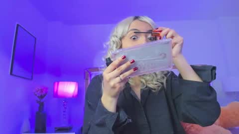 finnky1 online show from February 13, 4:22 am