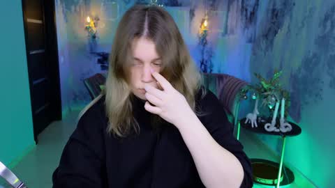 fiora online show from January 4, 5:05 am