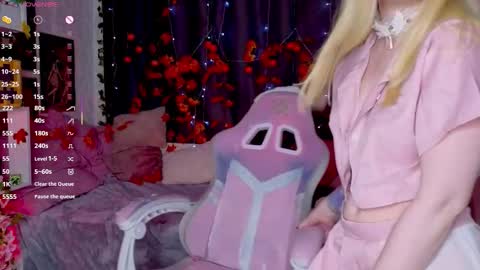 Sophie online show from November 1, 4:27 am