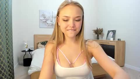 Mona online show from October 1, 12:59 am