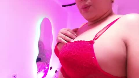 Flordecayena  online show from June 20, 3:10 am