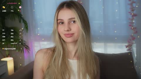 Adeline online show from December 9, 8:44 am