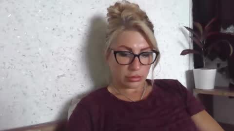 fox_red_lady7 online show from September 23, 9:18 am