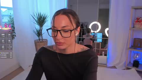 Fox love you online show from April 3, 4:05 pm