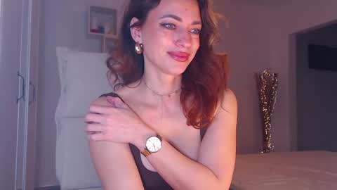 Adela - Single mom. 40 y online show from March 6, 8:20 am