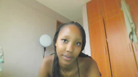 foxyatmidnite online show from June 18, 8:59 am