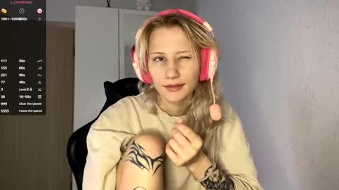 Kate online show from November 29, 9:13 am