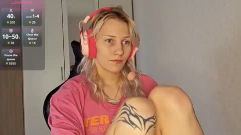 Kate online show from November 12, 7:28 am