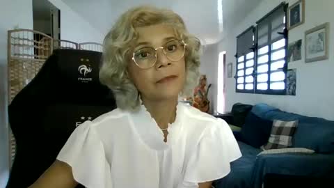 francelune online show from January 22, 7:57 am