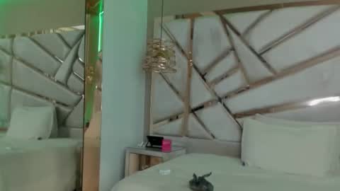 francis_20 online show from March 17, 1:26 pm