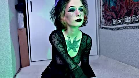 mistress Bastet and  mintcola online show from October 31, 6:15 am