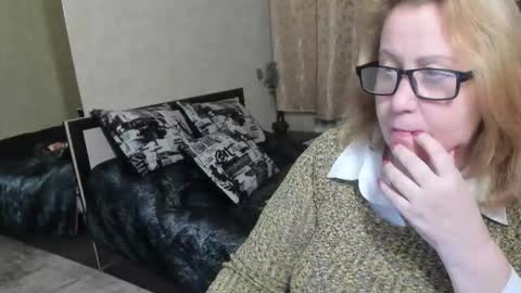 FrauMartha online show from December 5, 1:12 pm