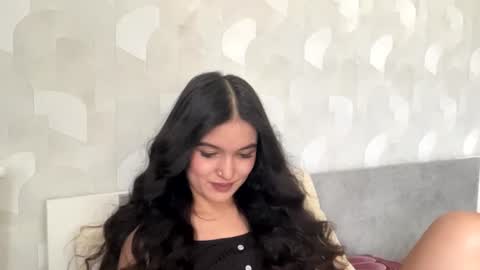Mia online show from July 20, 10:39 am