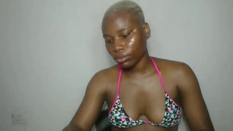 frekkymorelle online show from February 16, 7:05 pm