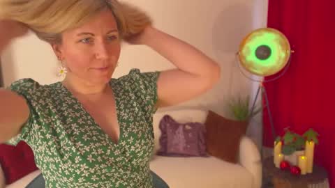 Louise or Lou 3 online show from February 24, 11:41 am