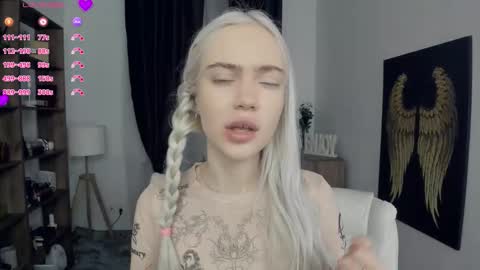 Freya online show from February 16, 7:25 pm