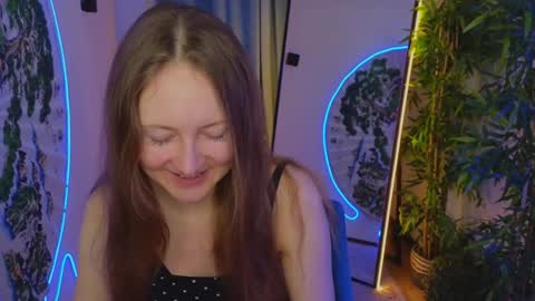 Freya online show from December 7, 3:52 pm