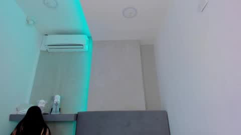 Pau. online show from October 21, 9:30 pm