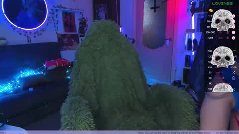 Frida A boost to fortune for the one who gives a thumbs up and a bonus lucky for those who support me by joining the fanclub online show from November 2, 11:52 pm